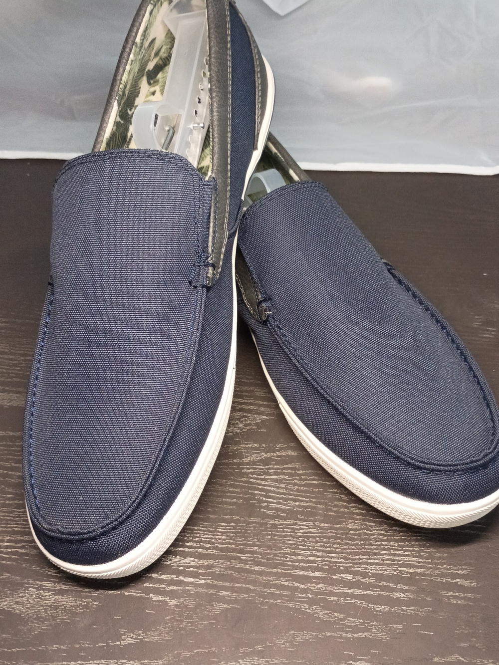 Tommy Bahama Navy Canvas Slip-On Loafers with White Outsole. Men's 10M NEW!!!